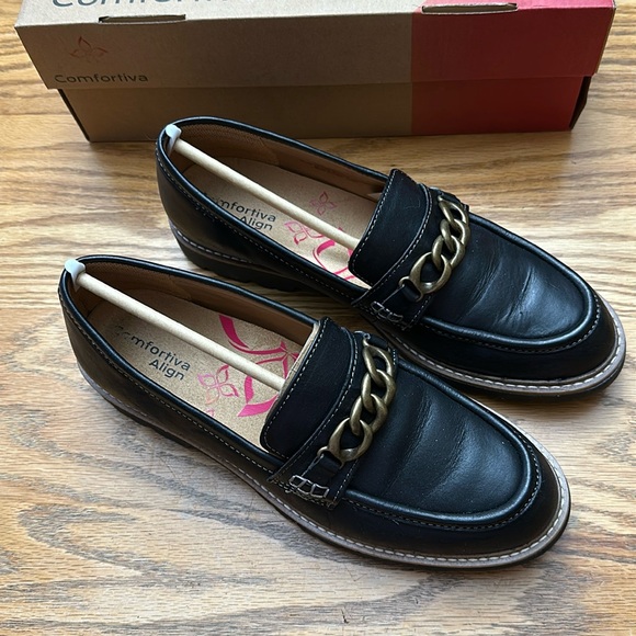 Comfortiva Shoes - Women’s Comfortiva Linz Black Loafer